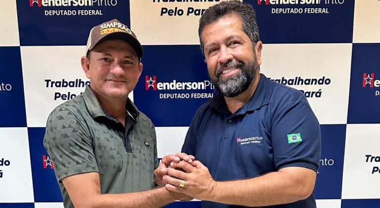 O Prefeito, esteve em Santarém para uma reunião com o deputado Henderson Pinto.