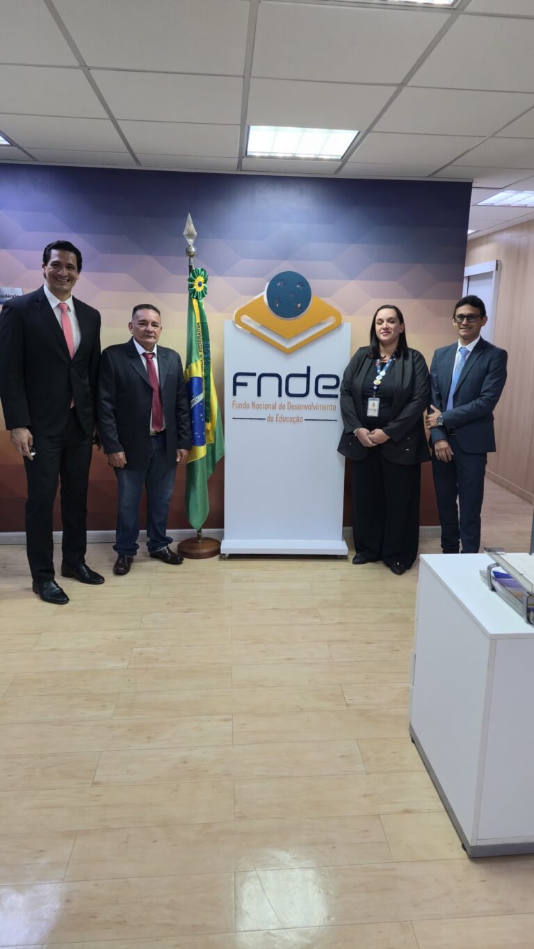 Escolas Manoel Garcia, no Distrito de Apolinário, e Valdeízes terão retomadas as obras de suas as quadras poliesportivas